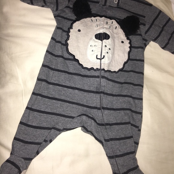 Newborn onesies - Picture 1 of 3
